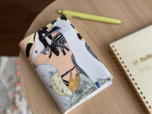 無の動物たちのブックカバー 手帳カバー 文庫本 A6